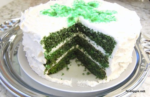 Freshly Baked Without Essence chocolate Green Velvet Cake, Packaging Type:  Box, Weight: 1kg at Rs 650/kg in Surat