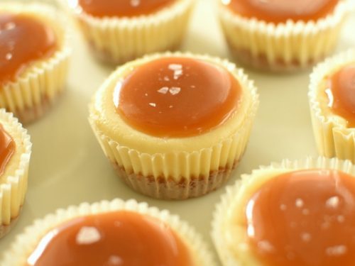 https://www.nobiggie.net/wp-content/uploads/2017/10/Salted-Caramel-Mini-Cheesecakes-500x375.jpg