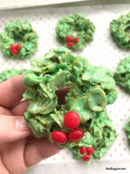 Christmas Cornflake Wreath Cookies | NoBiggie