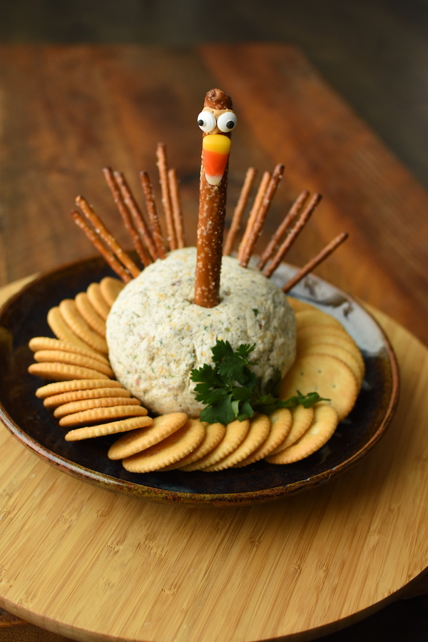 Thanksgiving Turkey Cheeseball | NoBiggie